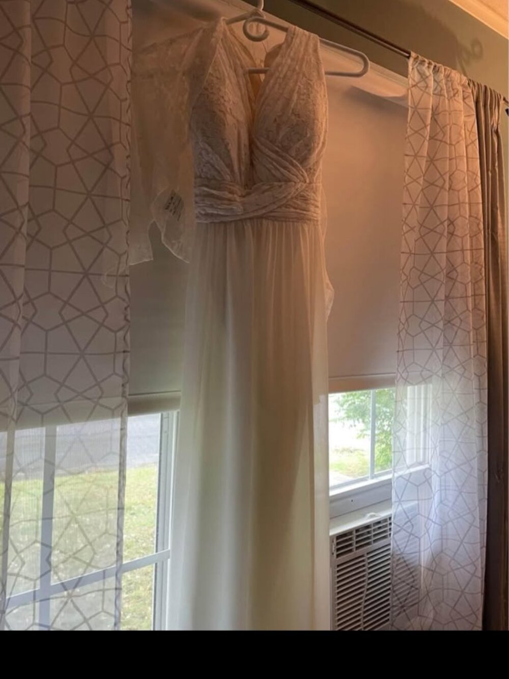 Wedding dress:Christina wu